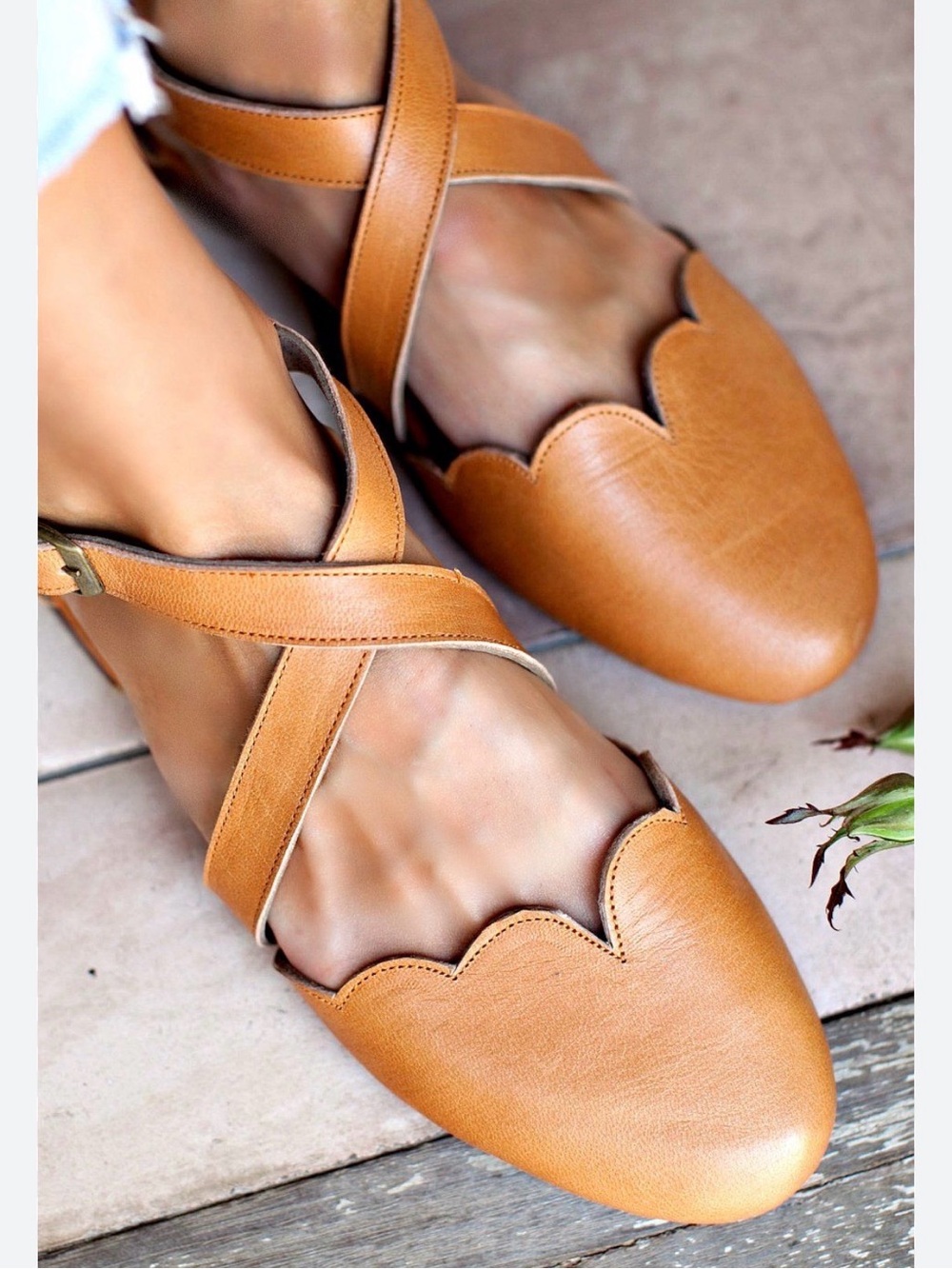ELF Mangrove Cross Strap Leather Flats NWOT Size 8 Vintage Tan